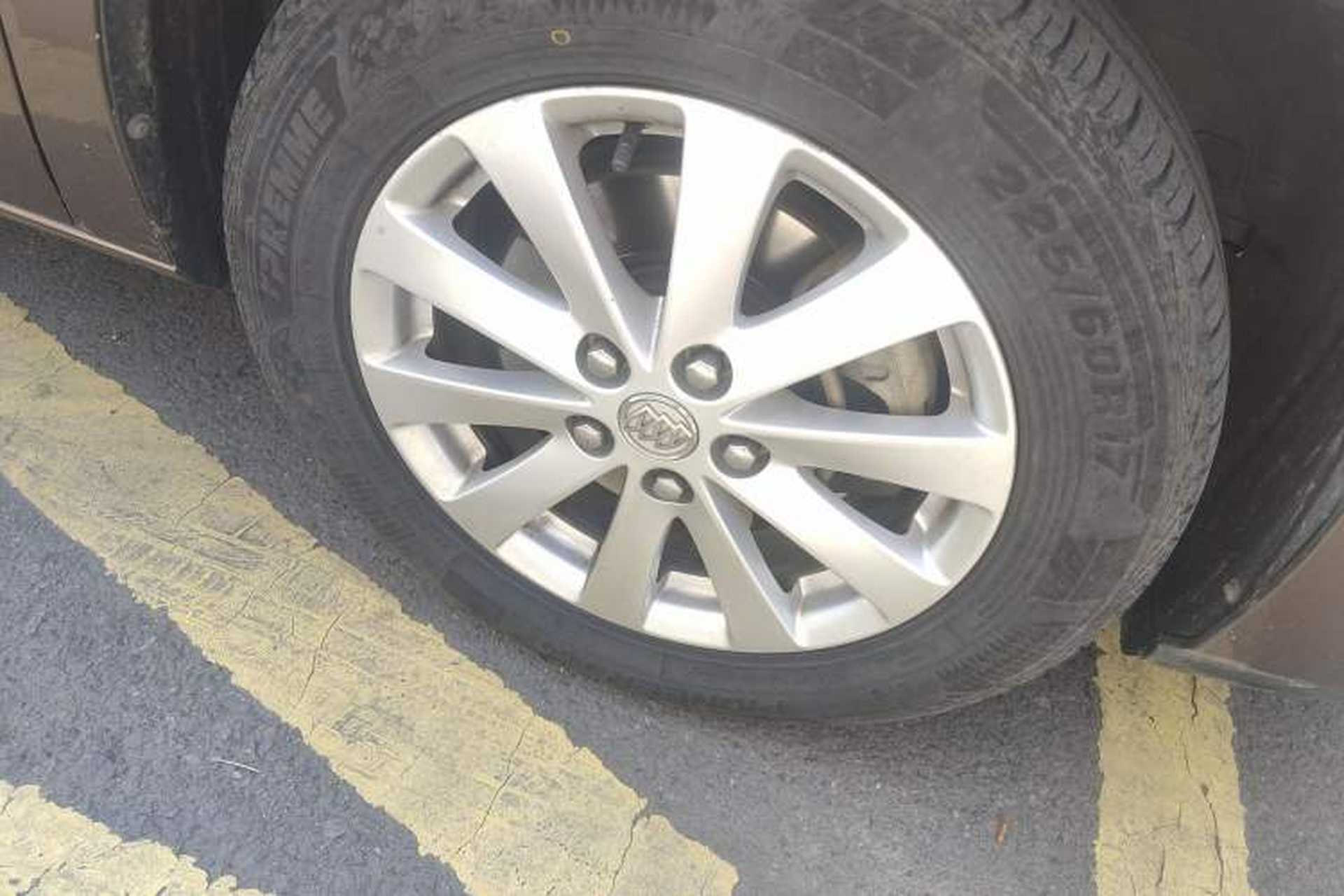 Used Buick GL8 2018 28T Prestige Version China VI Standard Right Front Wheel Hub
