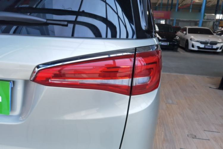 Used Buick GL8 2018 ES 28T Premium Model China VI Standard Right Rear Taillight