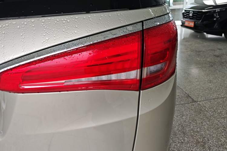 Used Buick GL8 2018 ES 28T Comfort Model China VI Standard Right Rear Taillight