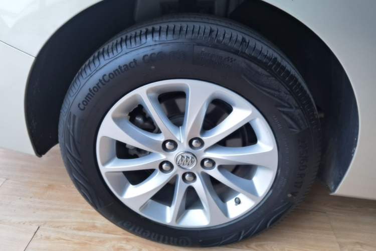 Used Buick GL8 2018 ES 28T Premium Model China VI Standard Right Rear Wheel Hub