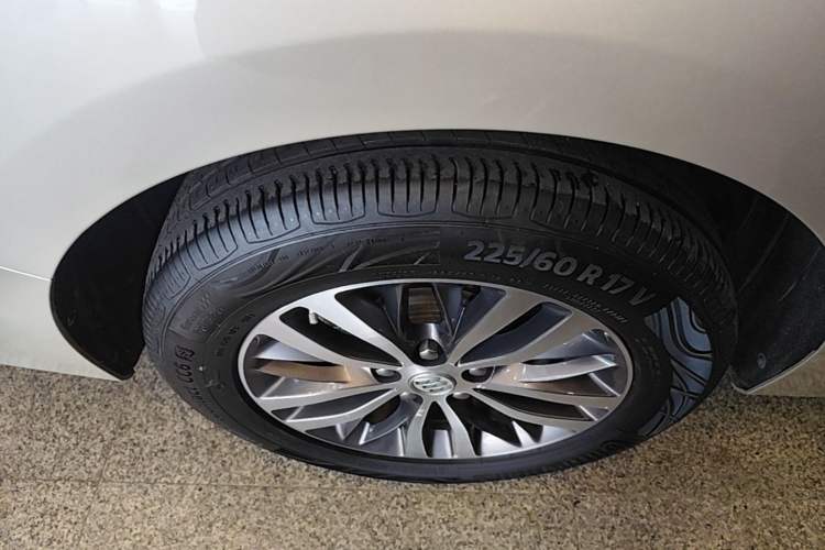 Used Buick GL8 2018 ES 28T Luxury Model China VI Standard Right Rear Wheel Hub