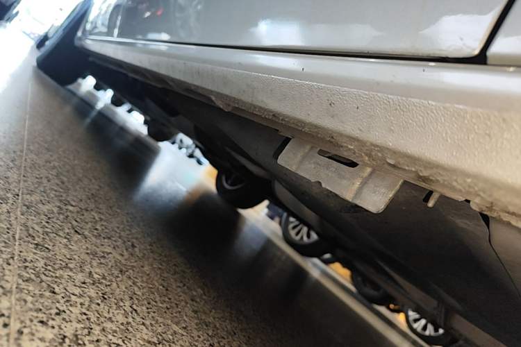Used Buick GL8 2018 ES 28T Luxury Model China VI Standard Right Side Sill