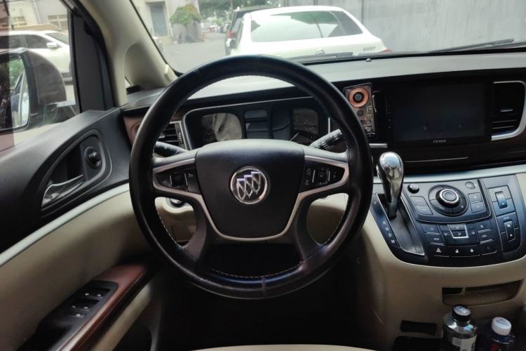 Used Buick GL8 2018 28T Comfort Model China VI Standard Steering Wheel