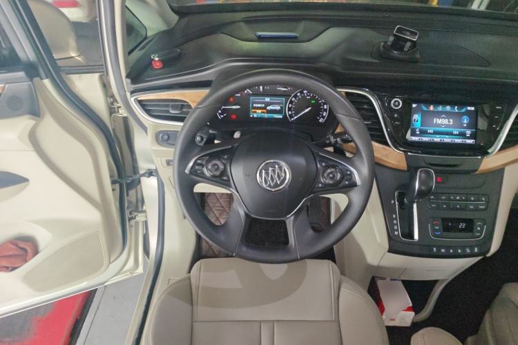 Used Buick GL8 2018 28T Comfort Model China VI Standard Steering Wheel
