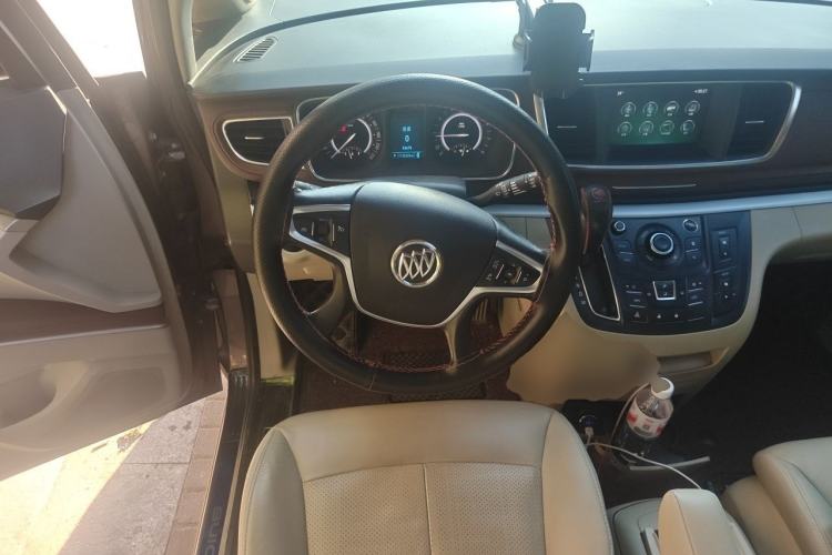 Used Buick GL8 2018 28T Luxury Model China VI Standard Steering Wheel