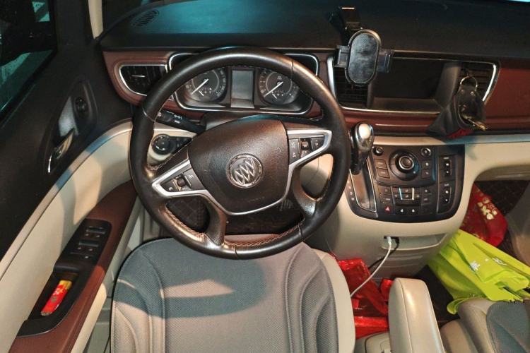 Used Buick GL8 2018 28T Luxury Model China VI Standard Steering Wheel