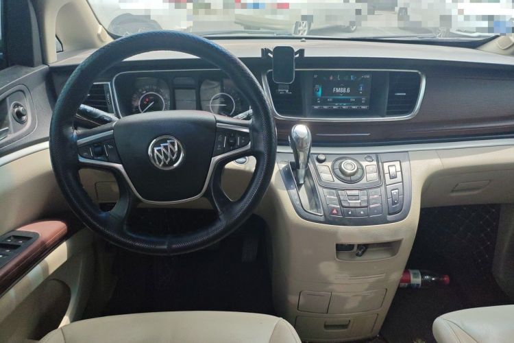 Used Buick GL8 2018 28T Luxury Model China VI Standard Steering Wheel