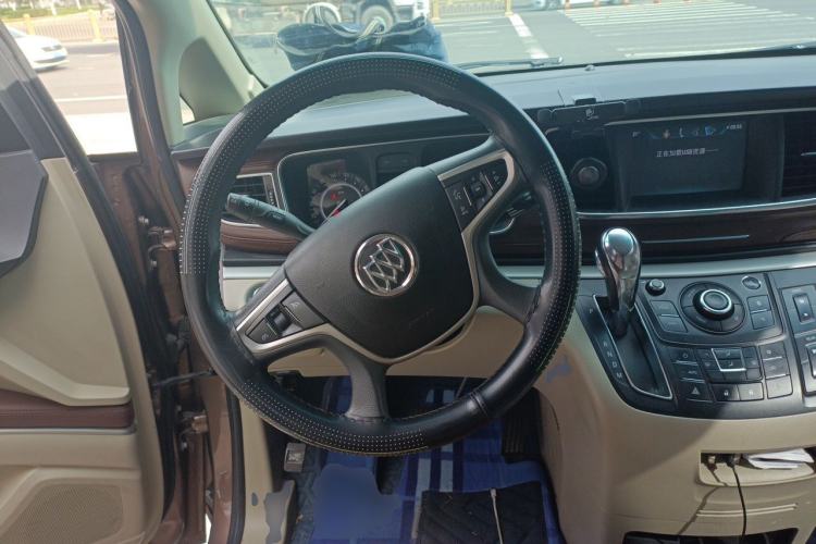 Used Buick GL8 2018 28T Comfort Model China VI Standard Steering Wheel