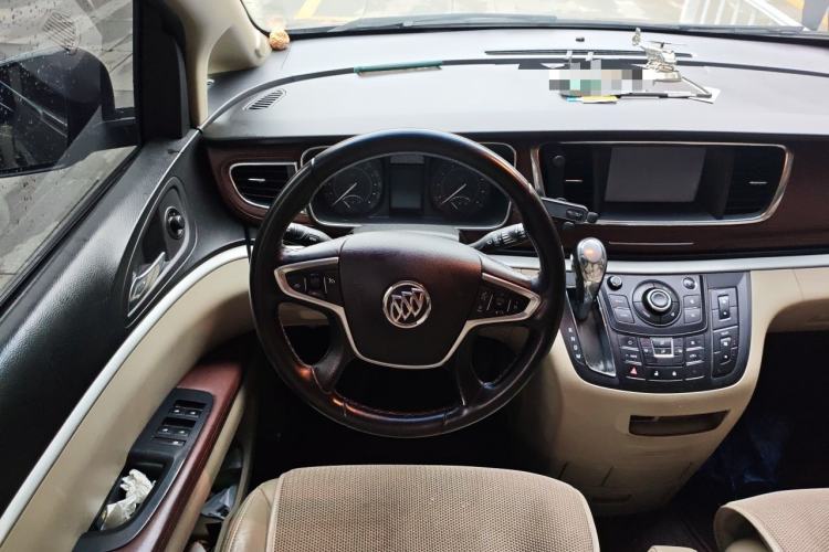 Used Buick GL8 2018 28T Luxury Model China VI Standard Steering Wheel