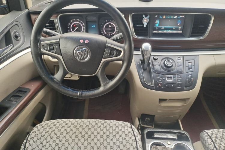 Used Buick GL8 2018 28T Comfort Model China VI Standard Steering Wheel