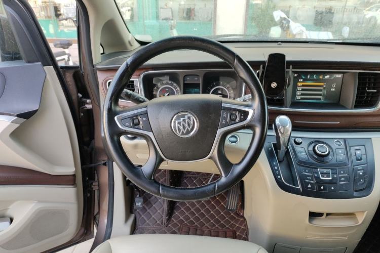 Used Buick GL8 2018 28T Luxury Model China VI Standard Steering Wheel
