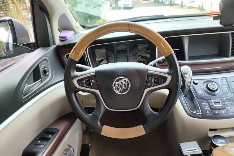 Used Buick GL8 2018 28T Comfort Model China VI Standard Steering Wheel