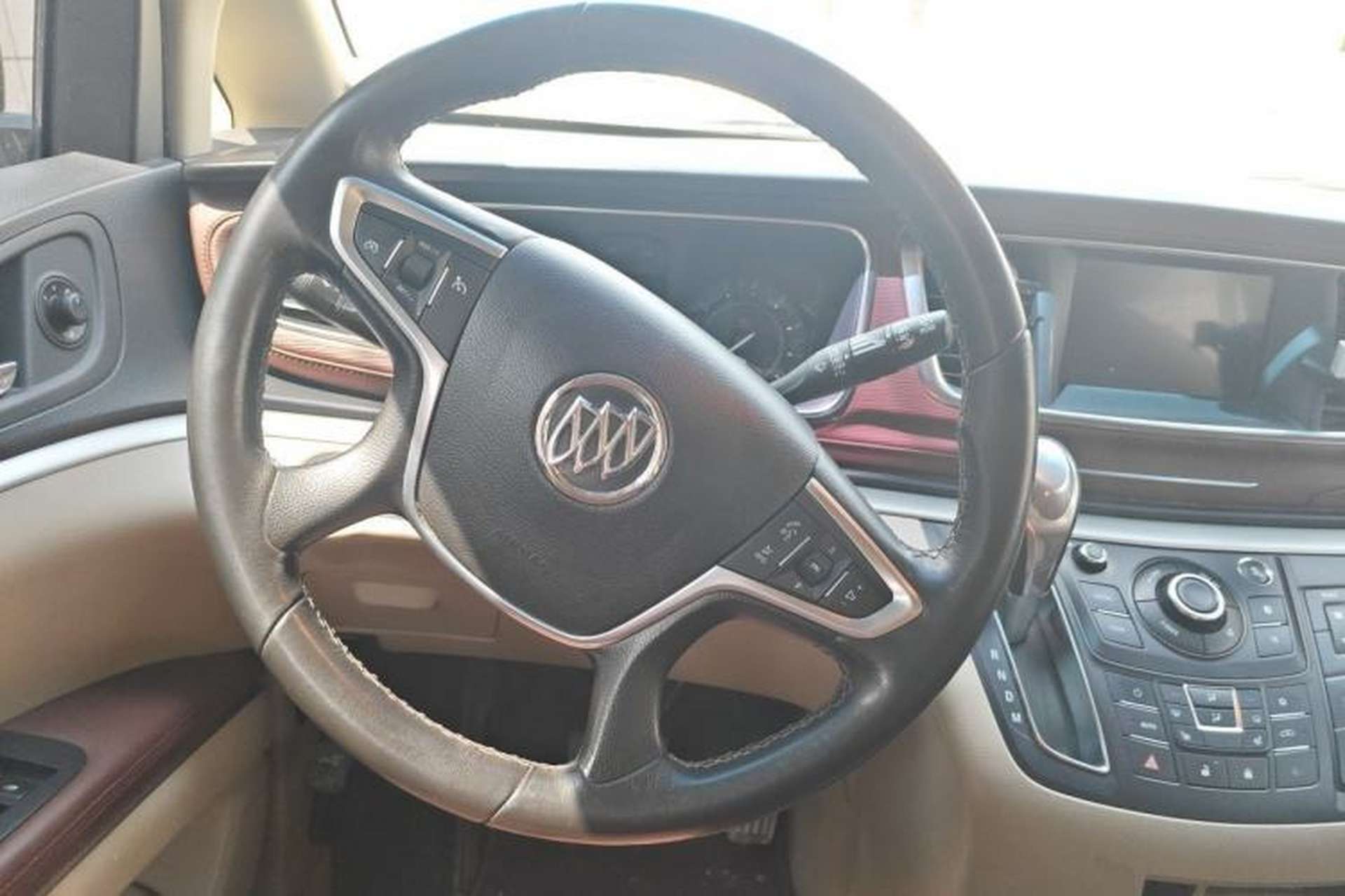 Used Buick GL8 2018 28T Prestige Version China VI Standard Steering Wheel