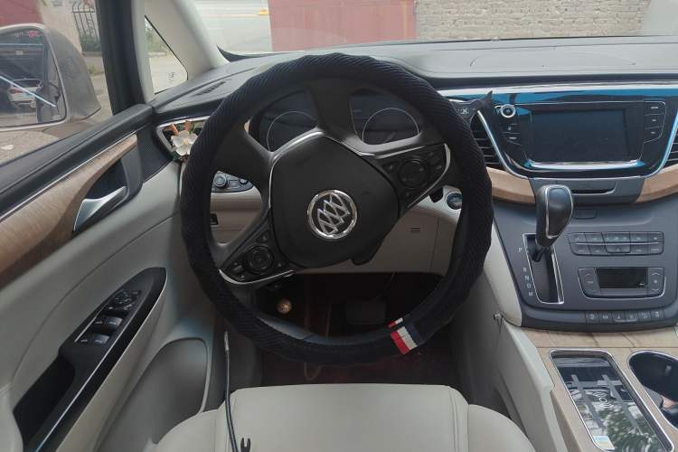 Used Buick GL8 2018 ES 28T Comfort Model China VI Standard Steering Wheel