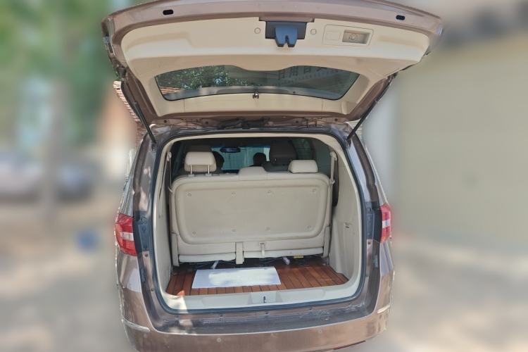 Used Buick GL8 2018 28T Luxury Model China VI Standard Trunk