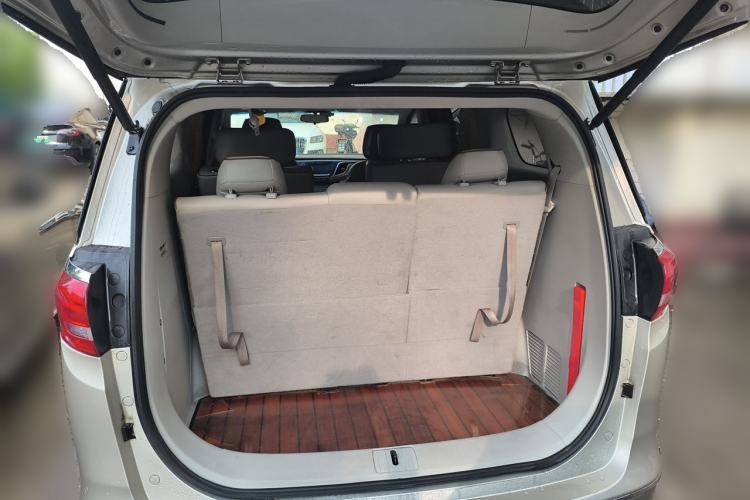 Used Buick GL8 2018 ES 28T Comfort Model China VI Standard Trunk