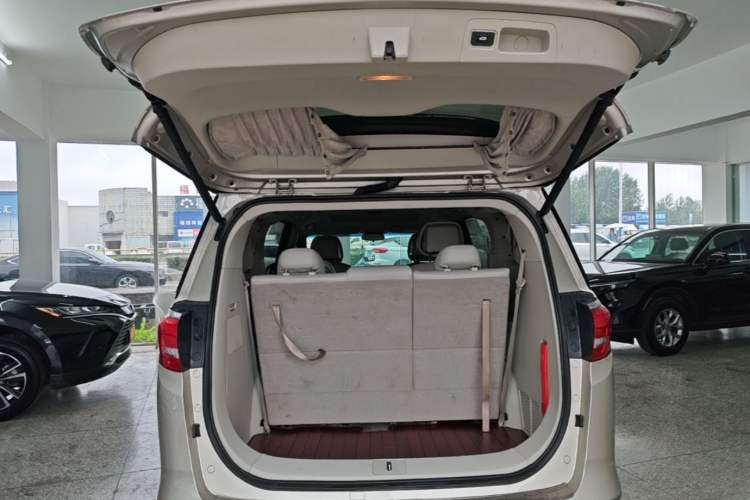Used Buick GL8 2018 ES 28T Comfort Model China VI Standard Trunk