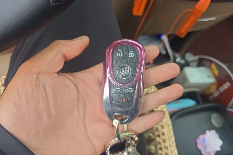 Used Buick GL8 2018 ES 28T Luxury Model China VI Standard Vehicle Key