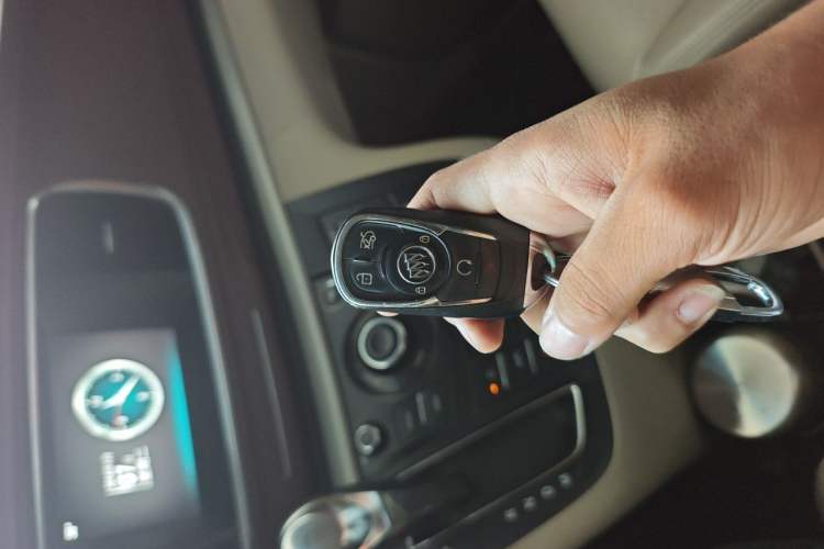 Used Buick GL8 2018 28T Comfort Model China VI Standard Vehicle Key