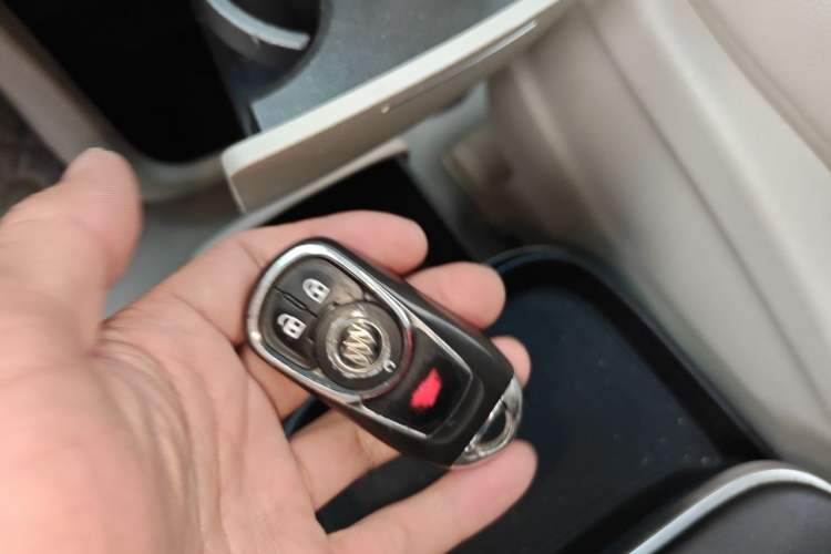 Used Buick GL8 2018 ES 28T Comfort Model China VI Standard Vehicle Key