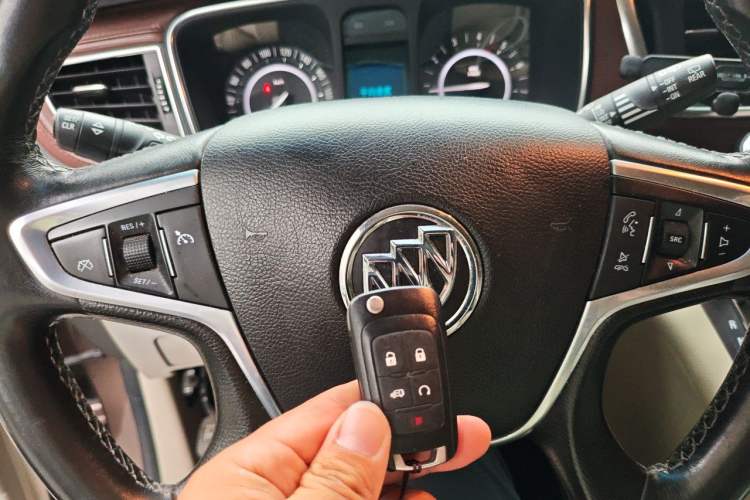 Used Buick GL8 2018 28T Luxury Model China VI Standard Vehicle Key