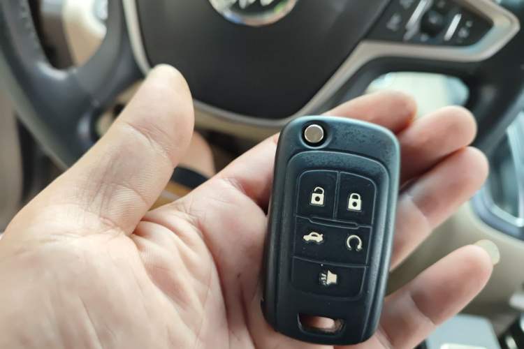 Used Buick GL8 2018 28T Comfort Model China VI Standard Vehicle Key
