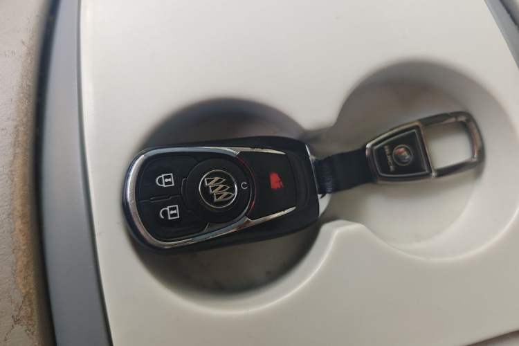 Used Buick GL8 2018 ES 28T Comfort Model China VI Standard Vehicle Key