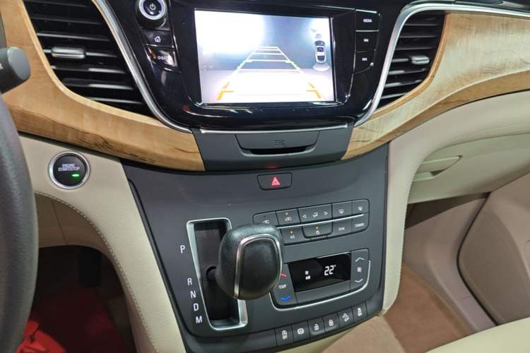 Used Buick GL8 2018 ES 28T Comfort Model China VI Standard Audio And AC Panel