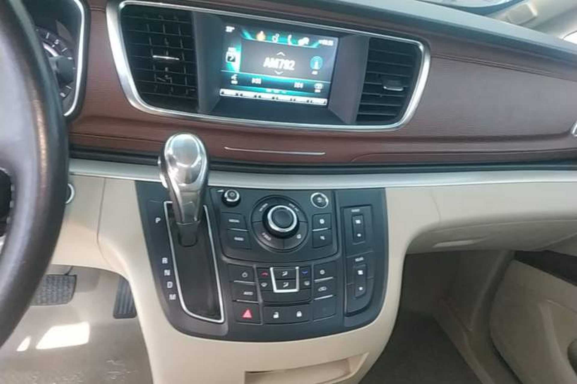Used Buick GL8 2018 28T Luxury Model China VI Standard Audio And AC Panel