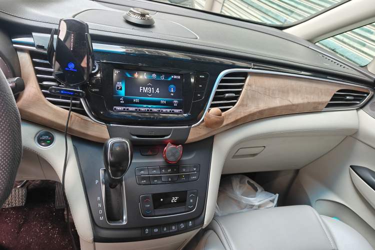 Used Buick GL8 2018 ES 28T Comfort Model China VI Standard Audio And AC Panel