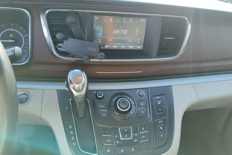 Used Buick GL8 2018 28T Prestige Version China VI Standard Audio And AC Panel