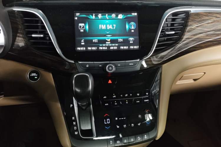 Used Buick GL8 2018 ES 28T Flagship Model China VI Standard Audio And AC Panel