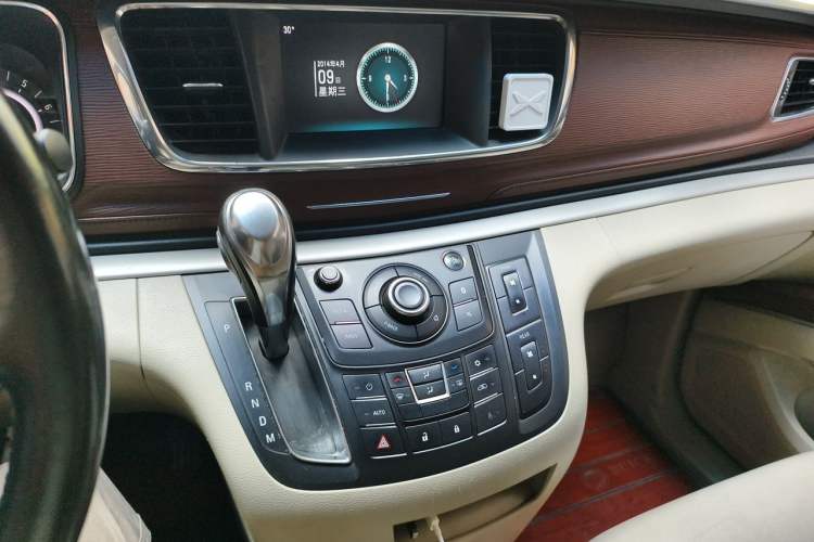 Used Buick GL8 2018 28T Luxury Model China VI Standard Audio And AC Panel