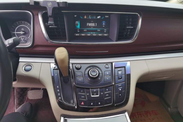 Used Buick GL8 2018 28T Luxury Model China VI Standard Audio And AC Panel