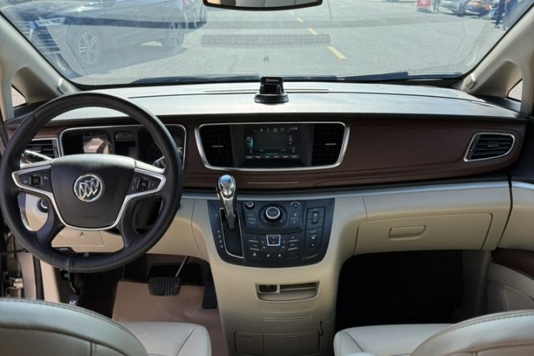 Used Buick GL8 2018 28T Prestige Version China VI Standard Audio And AC Panel