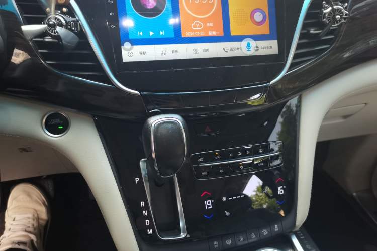 Used Buick GL8 2018 ES 28T Comfort Model China VI Standard Audio And AC Panel