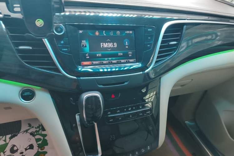 Used Buick GL8 2018 ES 28T Comfort Model China VI Standard Audio And AC Panel