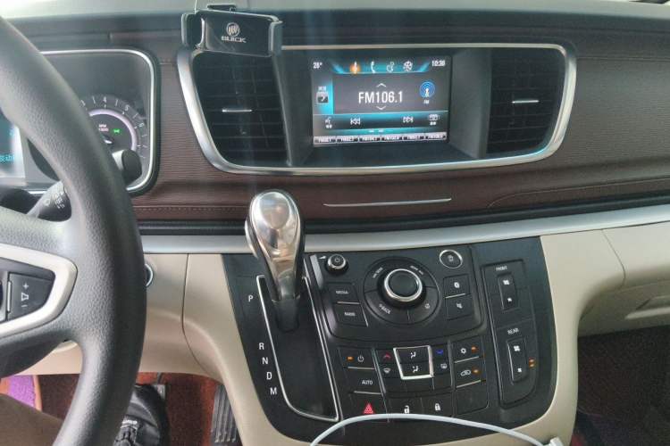 Used Buick GL8 2018 28T Comfort Model China VI Standard Audio And AC Panel