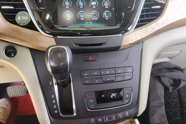 Used Buick GL8 2018 ES 28T Comfort Model China VI Standard Audio And AC Panel