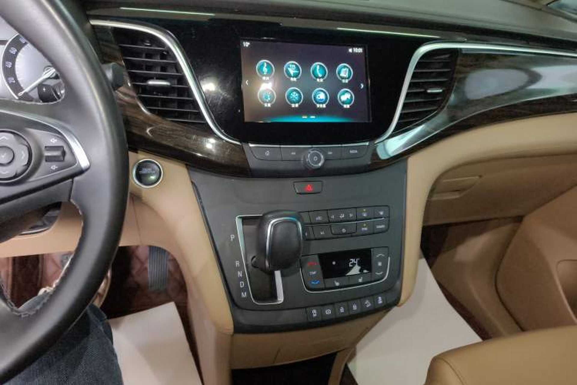 Used Buick GL8 2018 ES 28T Premium Model China VI Standard Audio And AC Panel