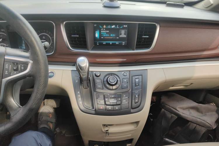 Used Buick GL8 2018 28T Luxury Model China VI Standard Audio And AC Panel