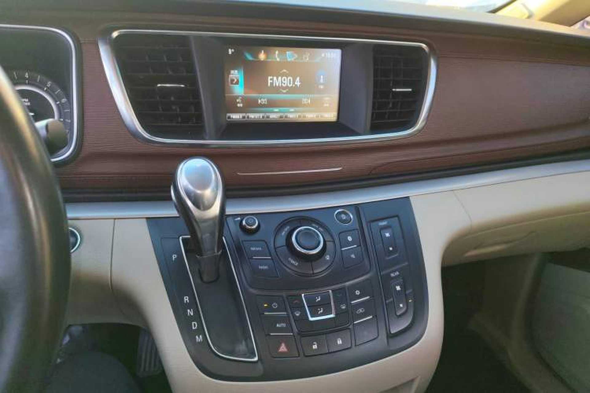 Used Buick GL8 2018 28T Luxury Model China VI Standard Audio And AC Panel