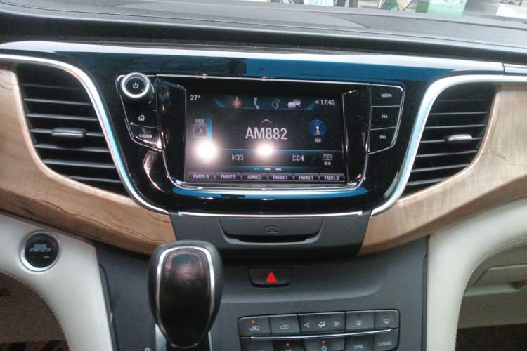 Used Buick GL8 2018 ES 28T Comfort Model China VI Standard Audio And AC Panel