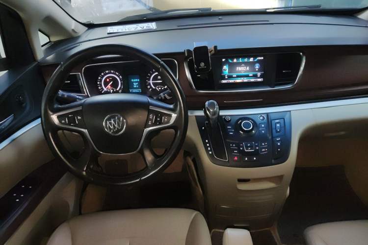 Used Buick GL8 2018 28T Luxury Model China VI Standard Audio And AC Panel