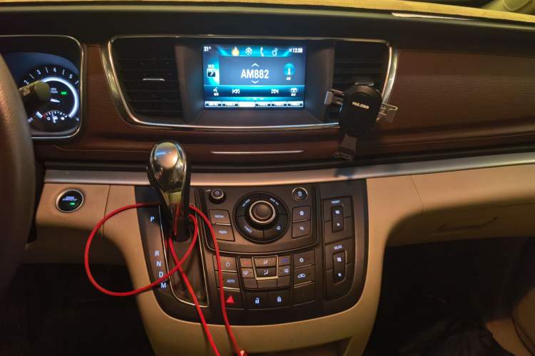 Used Buick GL8 2018 28T Comfort Model China VI Standard Audio And AC Panel