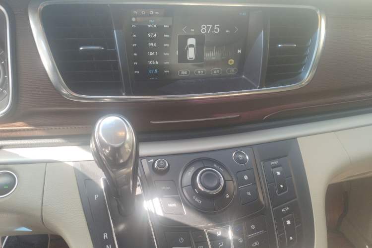 Used Buick GL8 2018 28T Prestige Version China VI Standard Audio And AC Panel