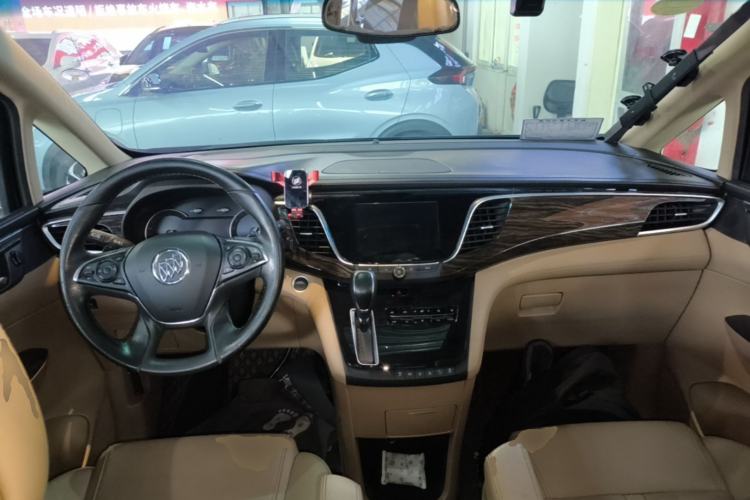 Used Buick GL8 2018 ES 28T Luxury Model China VI Standard Center Console