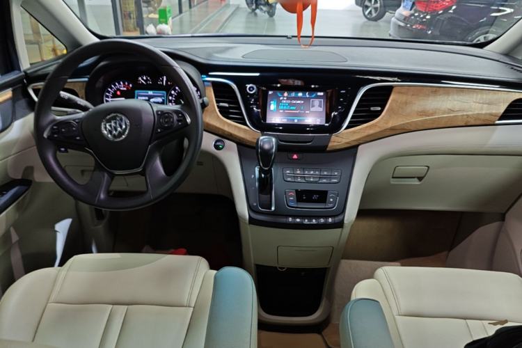 Used Buick GL8 2018 ES 28T Comfort Model China VI Standard Center Console