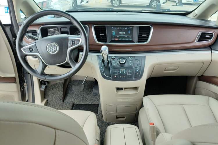 Used Buick GL8 2018 28T Luxury Model China VI Standard Center Console