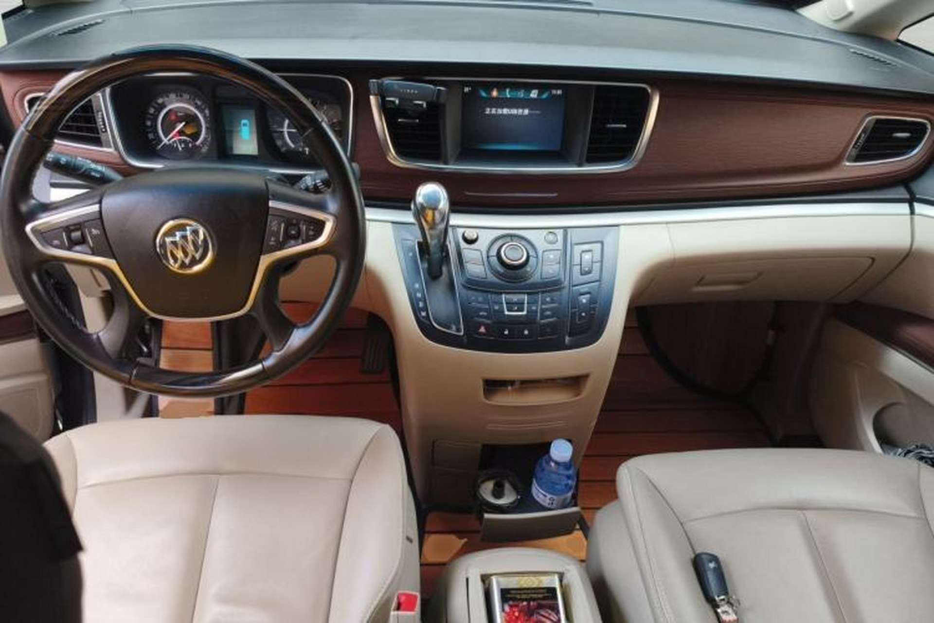 Used Buick GL8 2018 28T Luxury Model China VI Standard Center Console